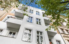 Apartments for sale in Berlin. Elegant apartment with a balcony in a renovated classical Wilhelminian era building, near underground stations, Kreuzberg, Berlin Apartments for sale in Berlin. Elegant apartment with a balcony in a renovated classical Wilhelminian era building, near underground stations, Kreuzberg, Berlin