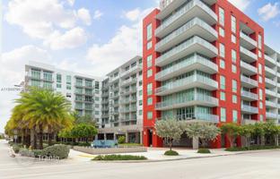 2-bedroom apartments in condo 100 m² in Doral for $455,000