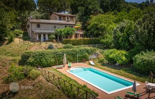 6-bedroom country house 416 m² in Todi for 1,150,000 €
