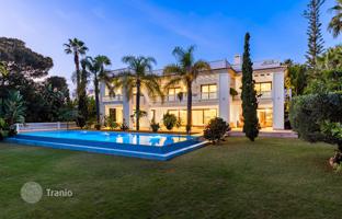 Luxury villa with a pool near the beach in Guadalmina Baja, Andalusia, Spain for 5,190,000 €