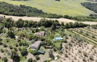 6-bedroom country house 375 m² in Radicondoli for 1,200,000 €