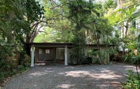 Comfortable cottage with a garden, a parking and a terrace, Miami, USA for $950,000