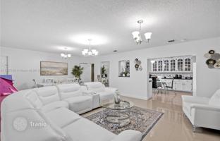 3-bedroom house 303 m² in Miami for $795,000