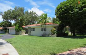 Comfortable villa with a garden, a pool, a terrace and a garage, Miami, USA for $1,890,000