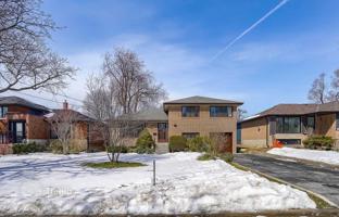 8-bedroom house in North York for C$1,778,000
