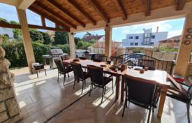 House Pula. Zelenika!
Holly! Detached house! 50 meters to the beach! Sea view! for 2,300,000 €