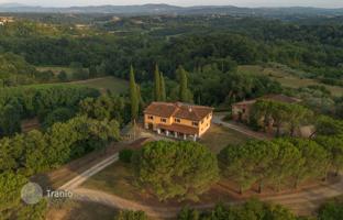 8-bedroom country house 8,247 m² in Arezzo for 4,800,000 €