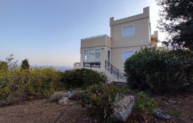 Beautiful Spacious Villa Overlooking the Sea and the Mountains for 980,000 €