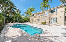 Comfortable villa with a patio, a swimming pool, a garage and a terrace, Miami Beach, USA for $4,790,000
