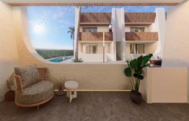 Luxury townhouse with a swimming pool and garden, 350 meters from the beach for 270,000 €