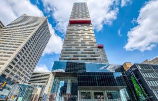 4-bedroom apartment in Eglinton Avenue East for C$832,000