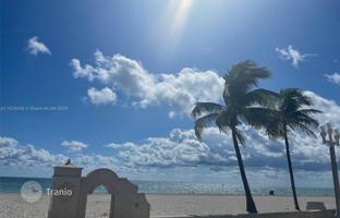 1-bedroom apartments in condo 45 m² in Hollywood for $379,000