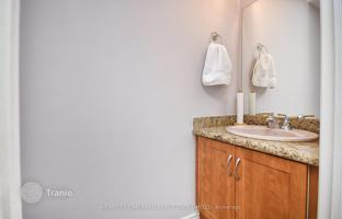 6-bedroom apartment in Bathurst Street for C$1,032,000