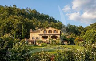 5-bedroom villa 5,000 m² in Perugia for 2,100,000 €