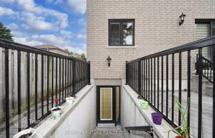 12-bedroom house in Scarborough for C$2,415,000