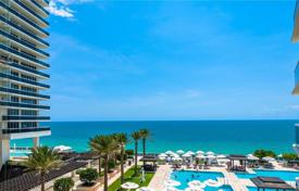 Two-bedroom flat with ocean views in a residence on the first line of the beach, Hallandale Beach, Florida, USA for $821,000