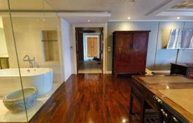 2 bed Condo in State Tower Silom Sub District for $4,500 per week