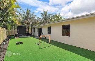 5-bedroom house 219 m² in Miami for $1,100,000