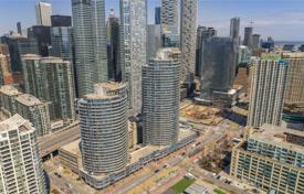 Apartment – Queens Quay West, Old Toronto, Toronto,  Ontario,   Canada for C$760,000