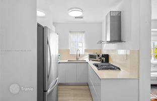 2-bedroom apartments in condo 93 m² in Miami Beach for $775,000