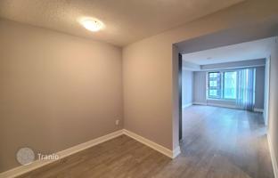 8-bedroom apartment in Etobicoke for C$985,000