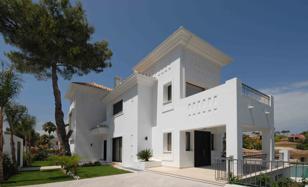 Three-storey villa with a pool and views of the Sierra Blanca mountain, Puerto Banus, Malaga, Spain for 3,160,000 €
