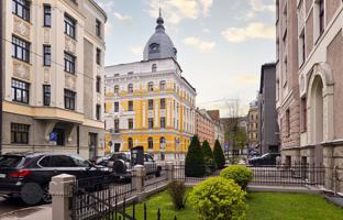2-bedroom apartment in new building 114 m² in Central District for 630,000 €