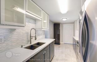 8-bedroom apartment in Scarborough for C$876,000