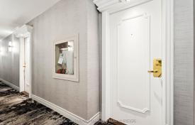 Apartment – Bay Street, Old Toronto, Toronto,  Ontario,   Canada for C$920,000