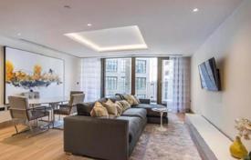 Spacious three-bedroom apartment in Westminster, London, United Kingdom for £2,545,000