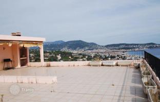 Furnished penthouse with a large terrace and sea views in Fabron, Nice, France for 980,000 €