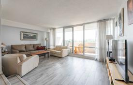 Apartment – Scarlett Road, Toronto, Ontario,  Canada for C$737,000