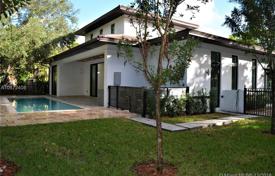 Cozy villa with a pool, a garage and a plot, Coral Gables, USA for 1,483,000 €