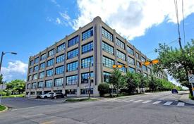 Apartment – York, Toronto, Ontario,  Canada for C$912,000