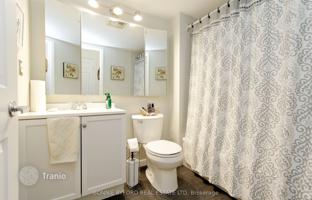 4-bedroom apartment in East York for C$806,000