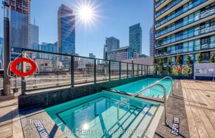 5-bedroom apartment in John Street for C$1,048,000