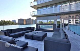 2-bedroom apartment in Yonge Street for C$1,010,000