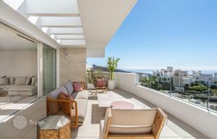 3-bedroom apartment in new building 275 m² in Ojen for 2,875,000 €