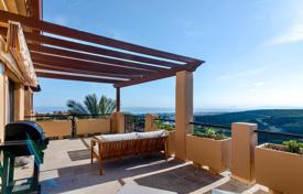 Modern 2 Bed Designer Penthouse with Sea and Mountain views, Benahavis, Marbella for 370,000 €