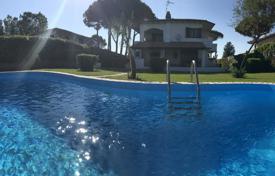 Classical villa with a swimming pool, a garden and a terrace near the sea, San Felice Circeo, Italy. Price on request