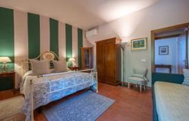 15-bedrooms country seat 599 m² in Asciano, Italy for 1,190,000 €