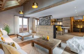 Spacious duplex flat near ski slopes, Meribel, Alps, France for 2,690,000 €