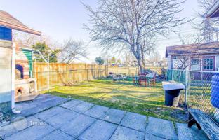 9-bedroom house in York for C$1,294,000