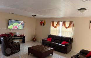 4-bedroom house 236 m² in Pembroke Pines for $620,000