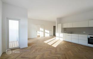 Renovated three-room apartment near the Kurfürstendamm boulevard, Berlin, Germany for 599,000 €