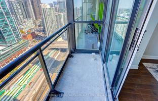 5-bedroom apartment in Capreol Court for C$1,185,000