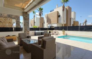 3-bedroom villa 125 m² in Torre La Mata for 695,000 €
