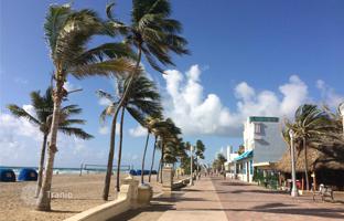 1-bedroom apartments in condo 81 m² in South Ocean Drive for $305,000