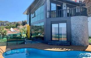 4-bedroom villa 300 m² in Kargicak for 24,988,000 TRY
