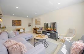 Condo – Coral Gables, Florida, USA for $699,000